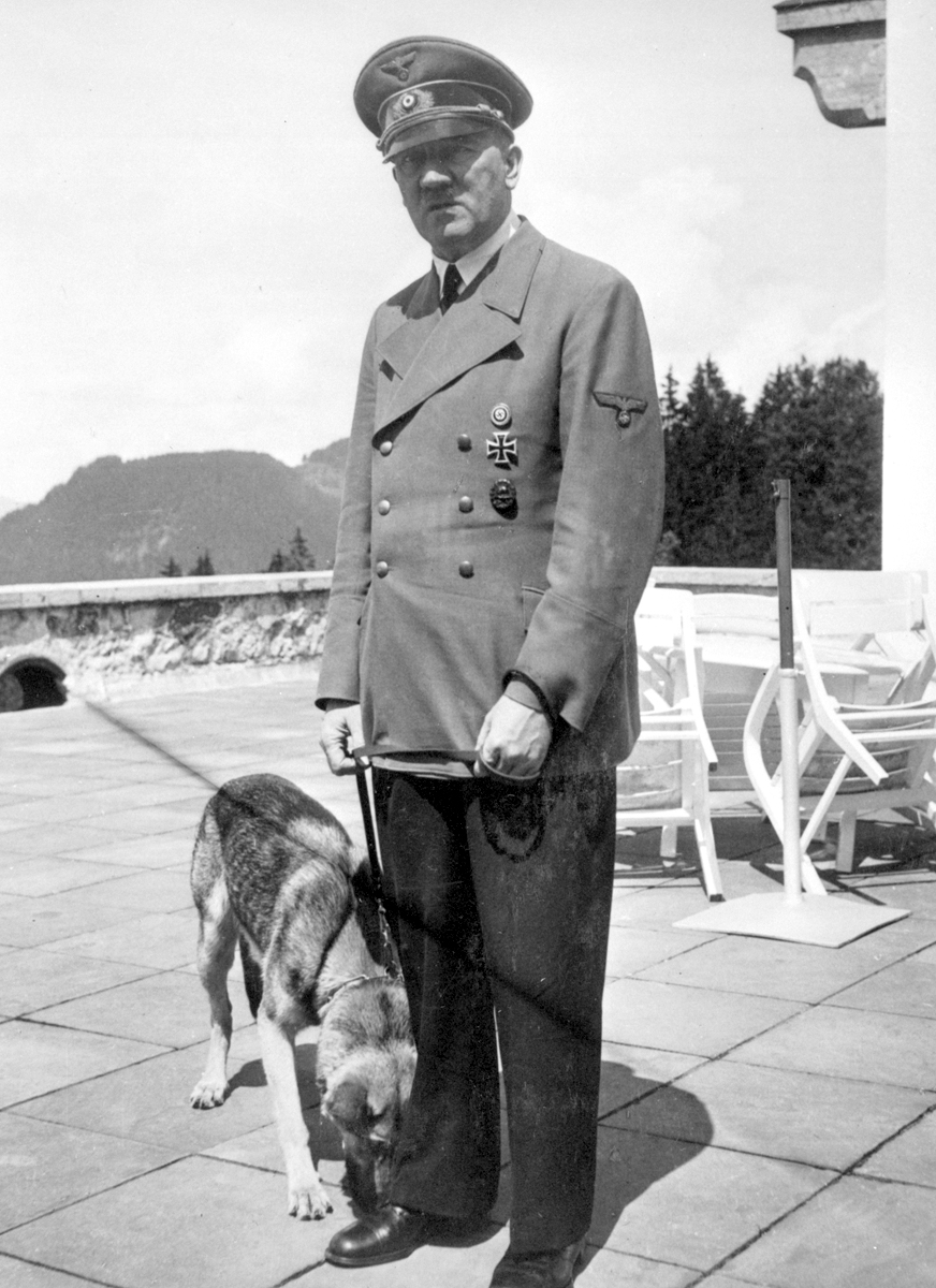 Adolf Hitler with his dog Blondi at the Berghof, from Eva Braun's albums